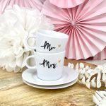 Zestaw filiżanek 200 ml – Mrs. i Mr. – ręcznie zdobiona porcelana Kika Handmade