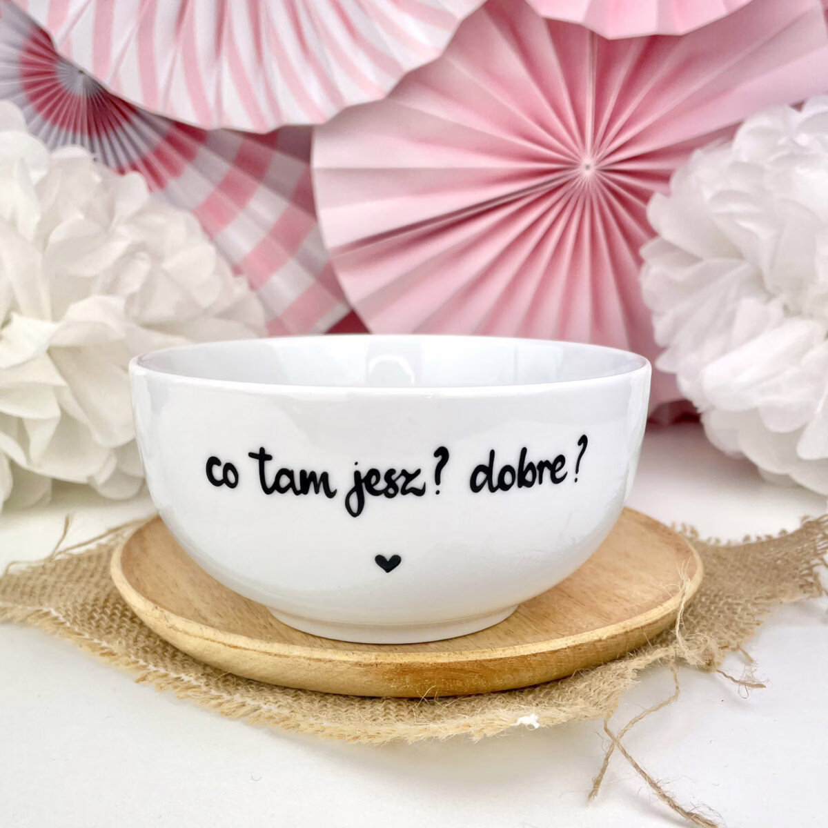 Miseczka 550 ml – co tam jesz ? dobre ? – ręcznie zdobiona porcelana Kika Handmade