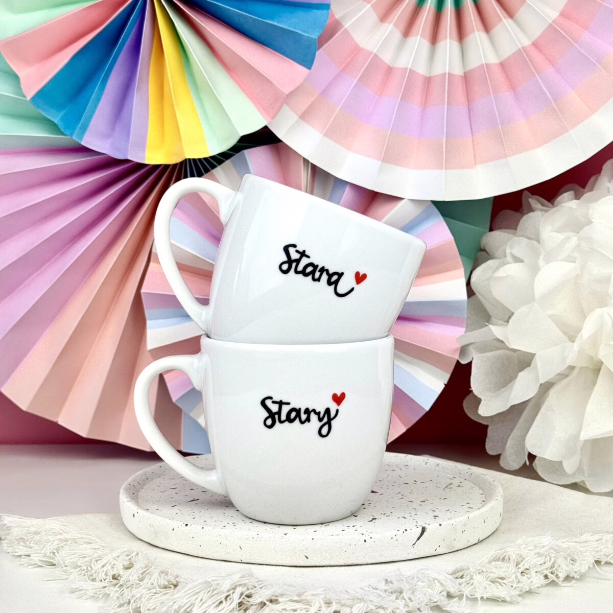 Zestaw kubków 300 ml – Stara i Stary – ręcznie zdobiona porcelana Kika Handmade Zestaw kubków 300 ml – Stara i Stary – ręcznie zdobiona porcelana Kika Handmade