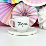Kubek 300 ml – Teściowa – ręcznie zdobiona porcelana Kika Handmade