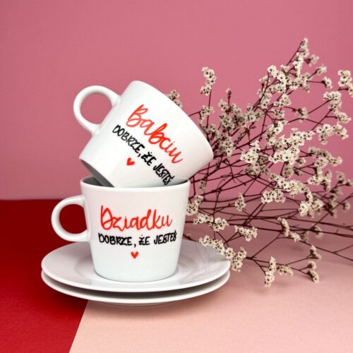 Zestaw filiżanek Babciu, Dziadku dobrze, że jesteś – ręcznie zdobiona porcelana Kika Handmade