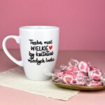 Kubek Trzeba mieć wielkie serce by kształcić 360 ml – ręcznie zdobiona porcelana Kika Handmade