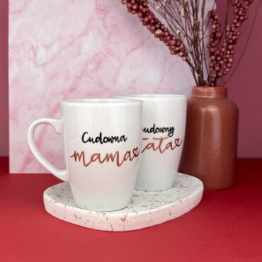 Kubek dla Cudownej Mamy 360 ml – ręcznie zdobiona porcelana Kika Handmade