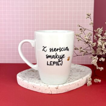 Kubek Z sierścią smakuje lepiej 360 ml – ręcznie zdobiona porcelana Kika Handmade