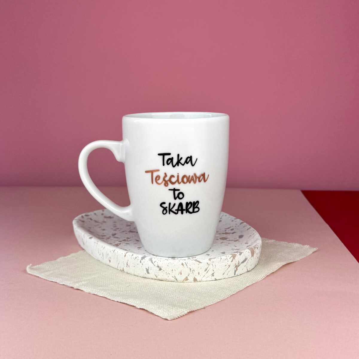 Kubek Taka Teściowa to skarb 360 ml – ręcznie zdobiona porcelana Kika Handmade