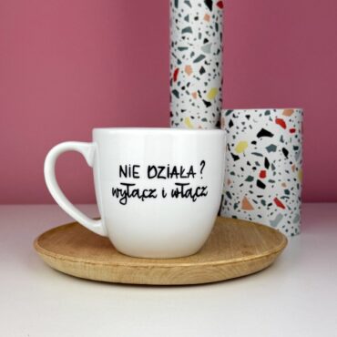 Kubek dla informatyka Nie działa ? wyłącz i włącz 300 ml – ręcznie zdobiona porcelana Kika Handmade
