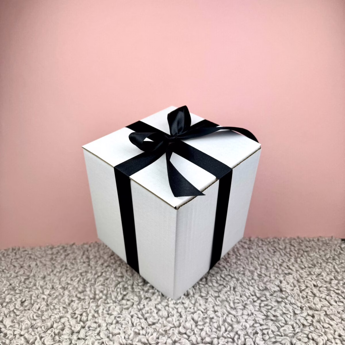 Pakowanie na prezent ( na 1 produkt z naszej oferty, oprócz kubka 1L) – ręcznie zdobiona porcelana Kika Handmade
