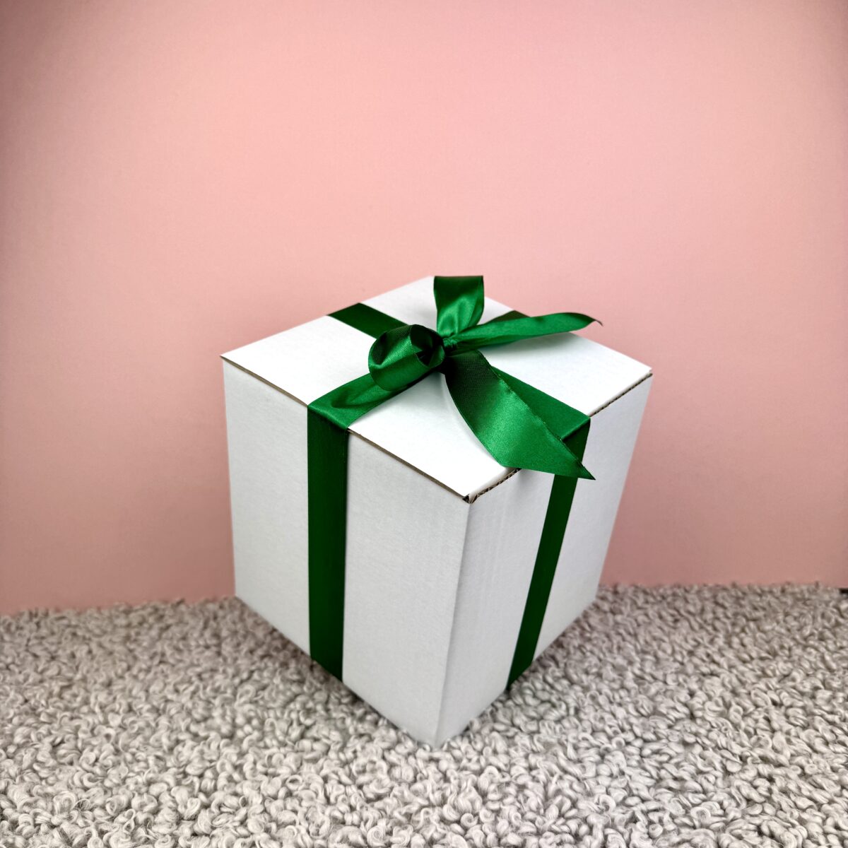 Pakowanie na prezent ( na 1 produkt z naszej oferty, oprócz kubka 1L) – ręcznie zdobiona porcelana Kika Handmade