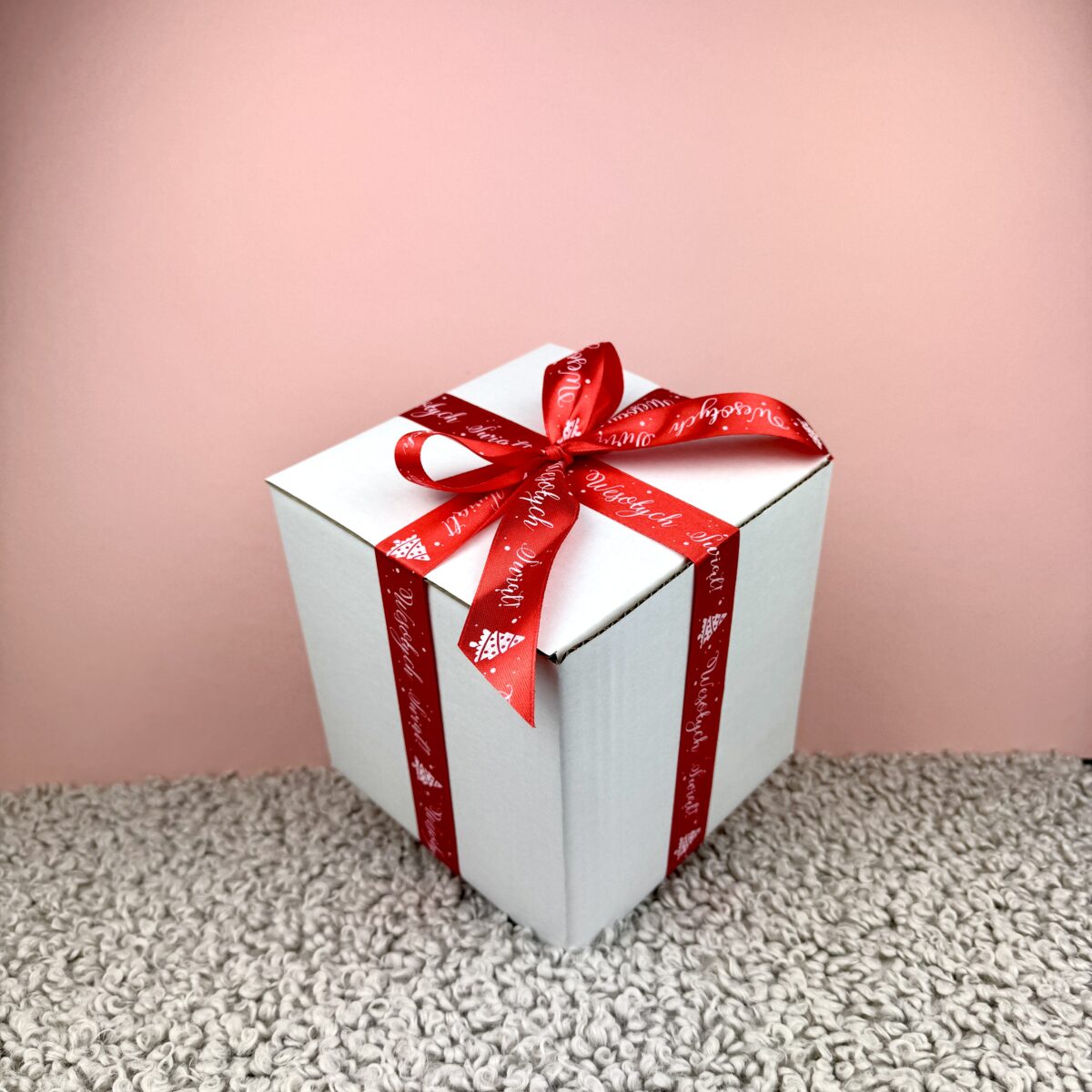 Pakowanie na prezent ( na 1 produkt z naszej oferty, oprócz kubka 1L) – ręcznie zdobiona porcelana Kika Handmade